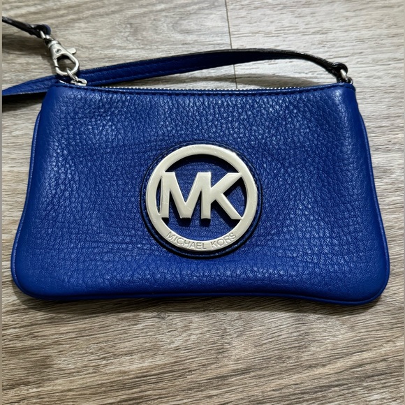Michael Kors Handbags - MICHAEL KORS FULTON TopZip Leather Wristlet